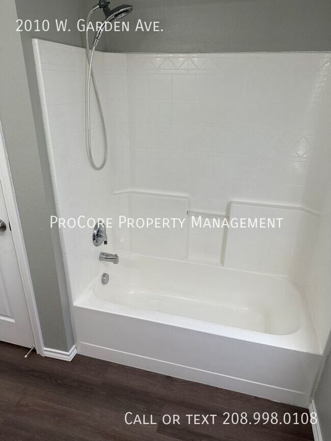 Building Photo - $2195/Month: Spacious 4-Bed, 2.5-Bath Home with 3-Car Garage on Expansive Lot