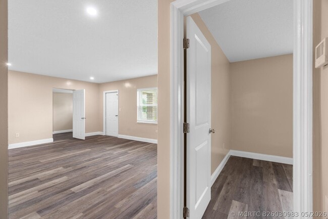 Building Photo - 3201 Alice Dr