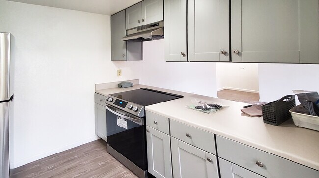 Building Photo - 3101 Garden Cir