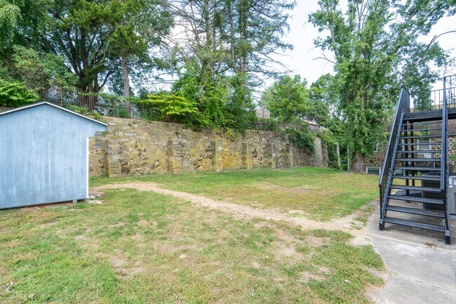 Building Photo - Rare 4 bed Gem in Marple Newtown