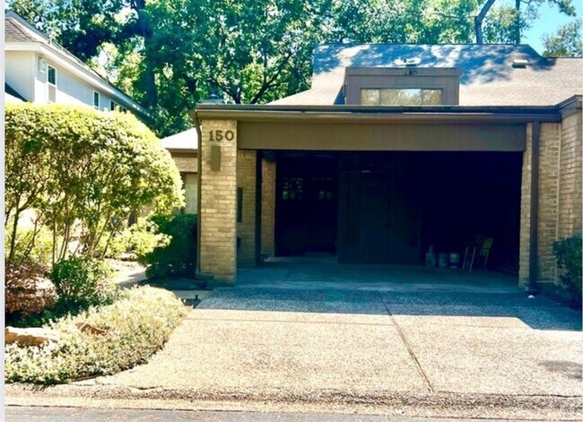 Building Photo - 150 Sugar Berry Cir