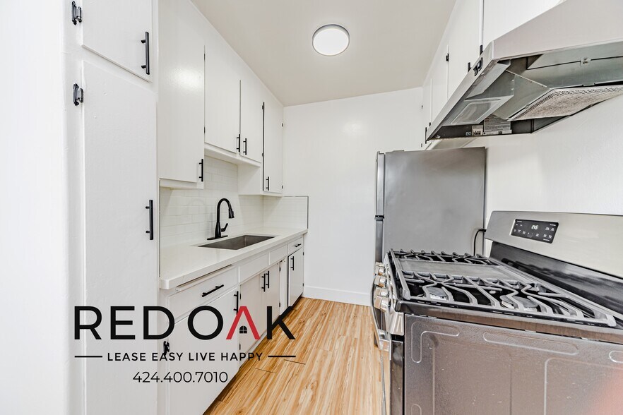 Building Photo - 252 W Elm Ave