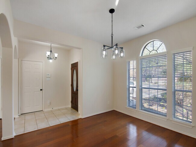 Building Photo - 30 Jewelsford Dr