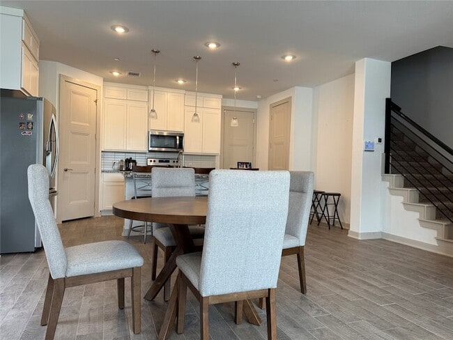 Building Photo - 555 Eiseley Dr