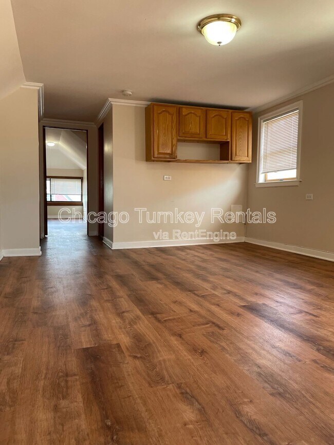 Building Photo - 1243 W 31st St