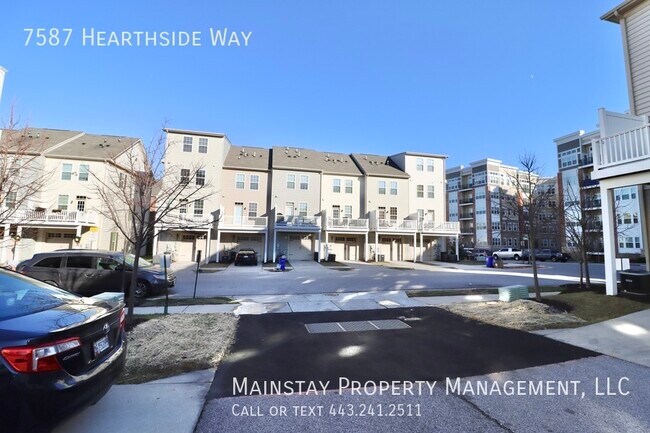Building Photo - 3 Bedroom Townhome in Howard Square!