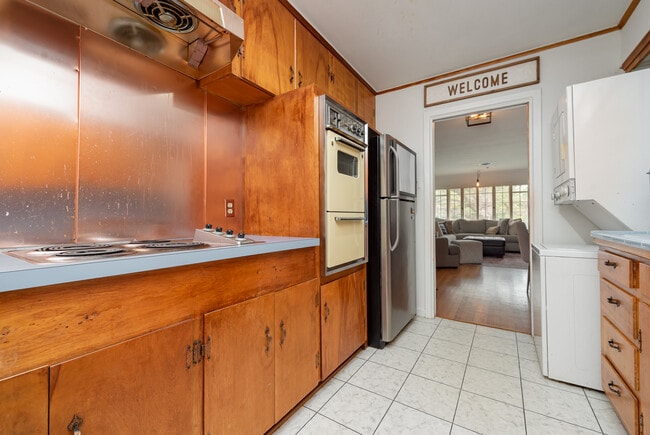 Building Photo - 6525 E Mockingbird Ln