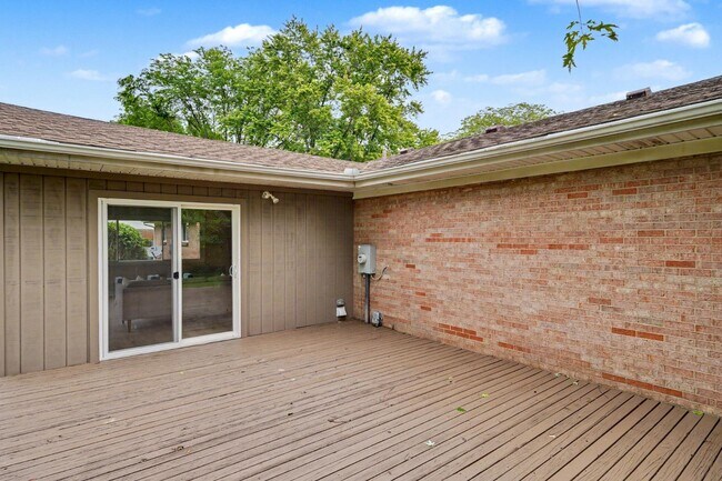 Building Photo - 2569 Richmar Dr