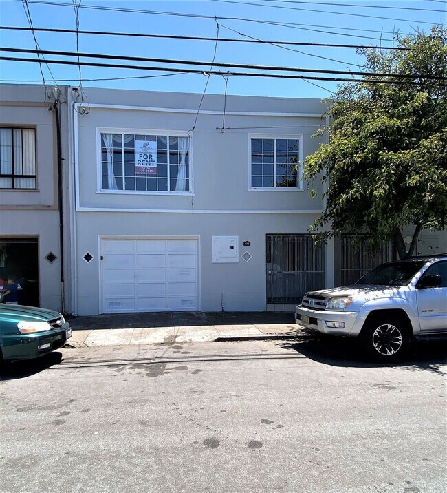 Building Photo - 675 Lakeview Ave