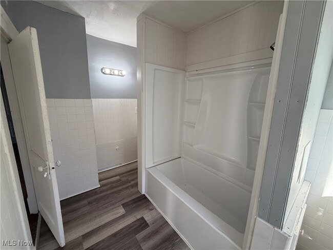 Building Photo - 204 Broad Ave NW