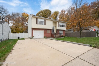 Building Photo - 121 Milton Ave