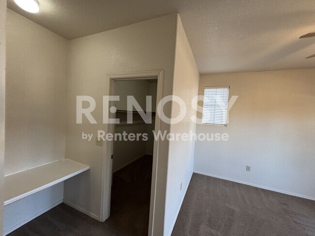Building Photo - Beautiful Condo The Cliff At North Mountain!