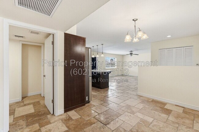 Building Photo - 1275 W Del Rio St