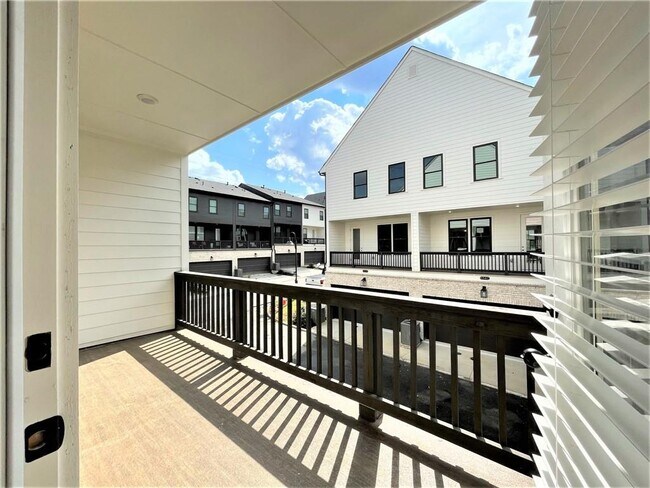 Building Photo - 6523 Beacon Dr
