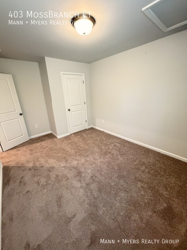 Building Photo - 403 Moss Branch Ct