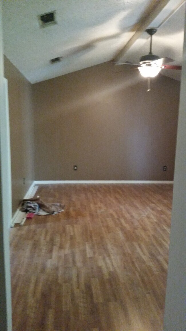 Building Photo - 1301 Scott St