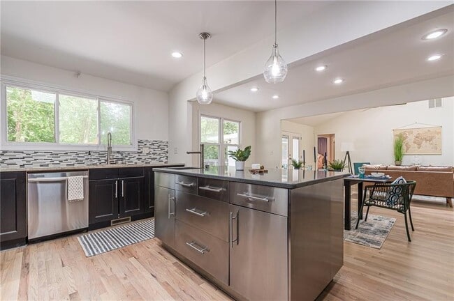 Building Photo - 4523 Runnemede Rd NW