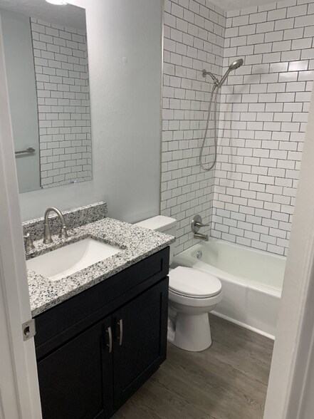Building Photo - 117 Treva Dr