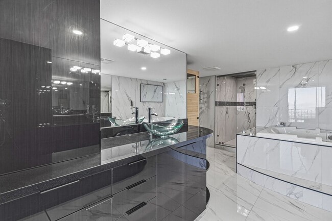 Building Photo - 3111 Bel Air Dr