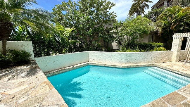 Building Photo - 3643 Diamond Head Rd