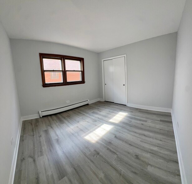 Building Photo - 1619 N 35th Ave