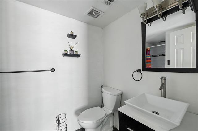 Building Photo - 300 St Emelion Ct