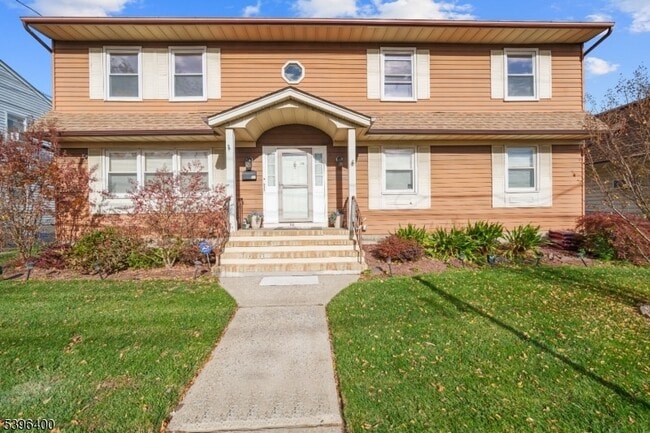 Primary Photo - 136 Clifton Blvd