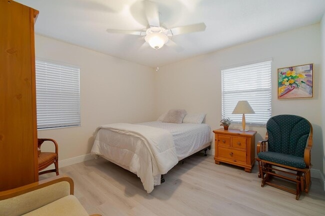 Building Photo - 1073 Goldenrod Rd