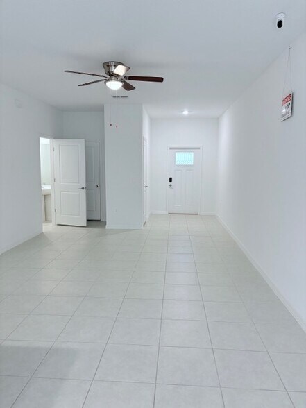 Building Photo - 10178 Honey Hammock Way