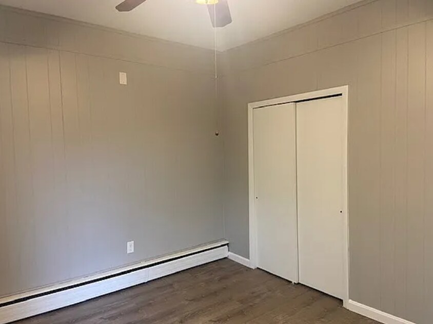 bedroom 1 - 32 Clyde St