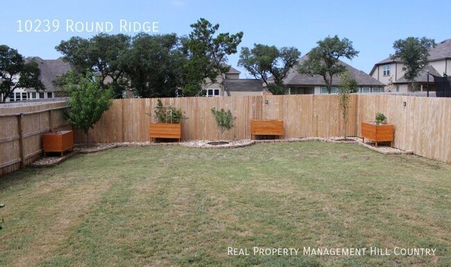 Building Photo - 10239 Round Rdg