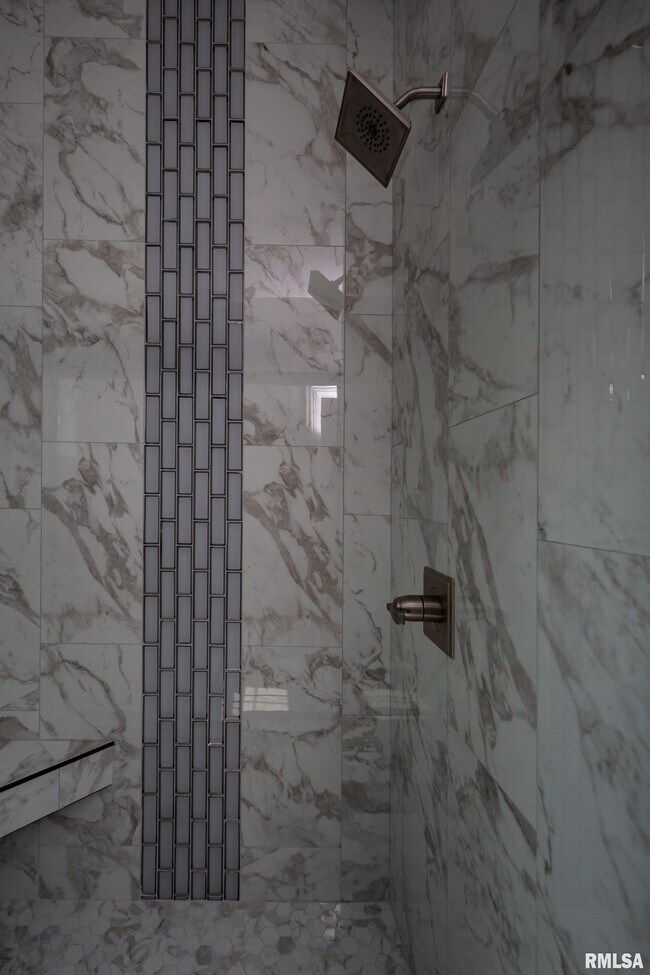 Building Photo - 5120 Pandit Dr