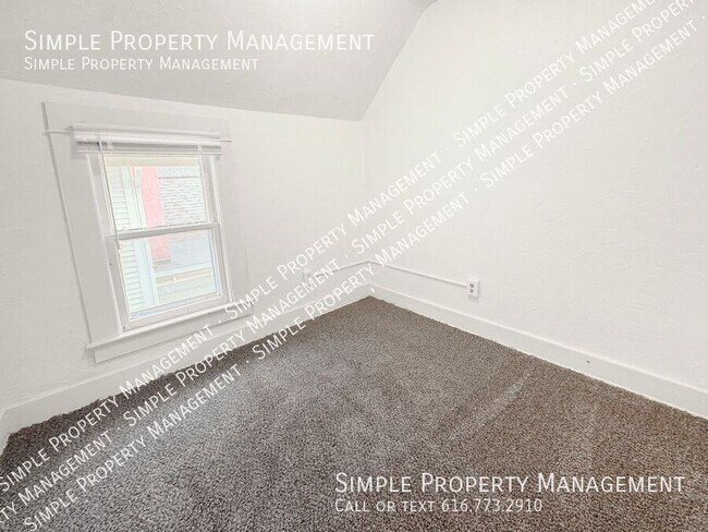 Building Photo - 1004 Jennette Ave NW