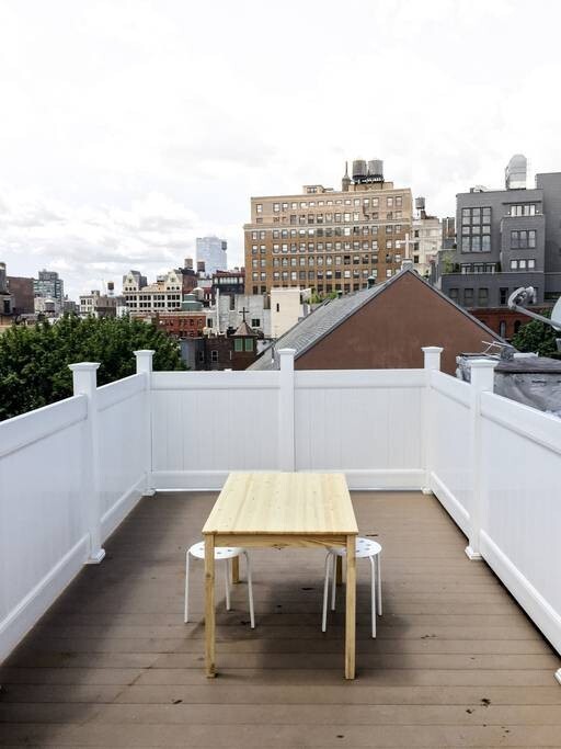 Building Photo - 248 Mott St
