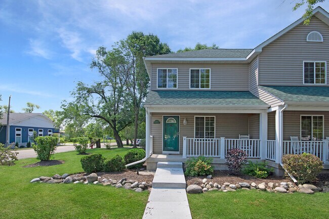 Building Photo - 218 Elmhurst Ct