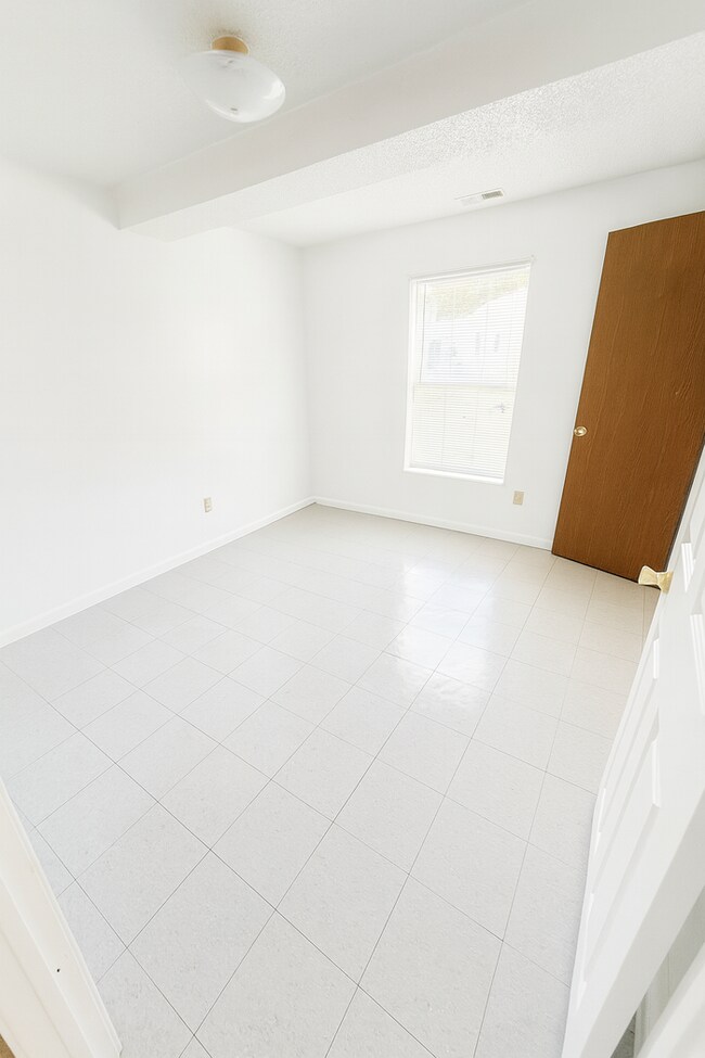 Building Photo - 2512 Elmwood Pkwy