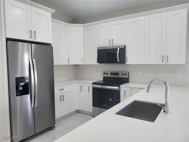 Building Photo - 855 SW 15th Terrace