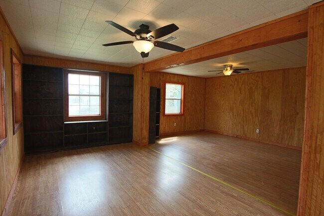 Building Photo - Coming Soon! 3 Bedroom 2 Bath in Bullard! Large Shop!