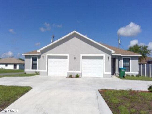 Primary Photo - 1018 NE 8th Pl