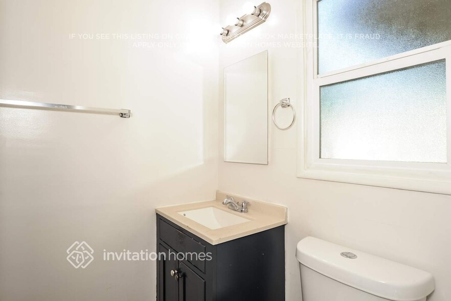 Building Photo - 16308 Stare St