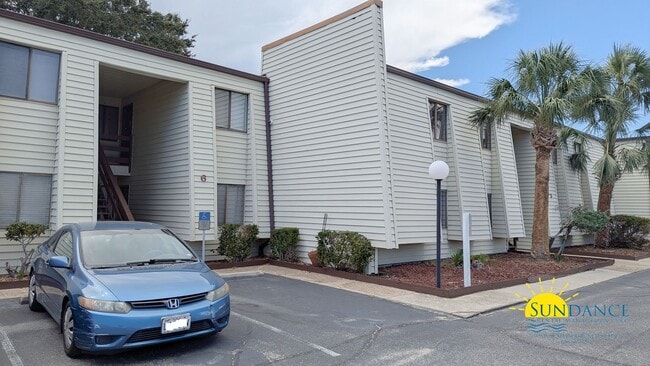 Building Photo - Renovated 1 Bedroom Waterfront Unit in Fort Walton Beach!