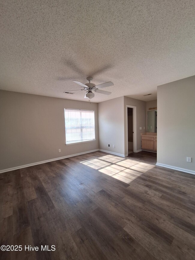 Building Photo - 2922 Mulberry Ln