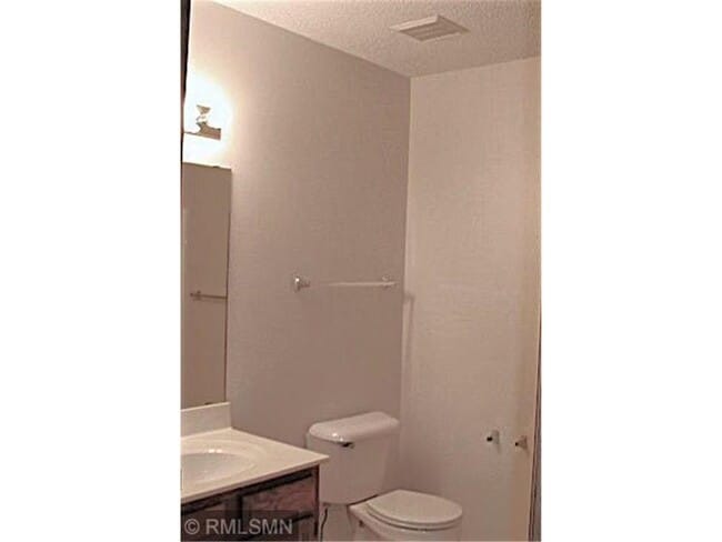 Building Photo - 855 Highview Dr