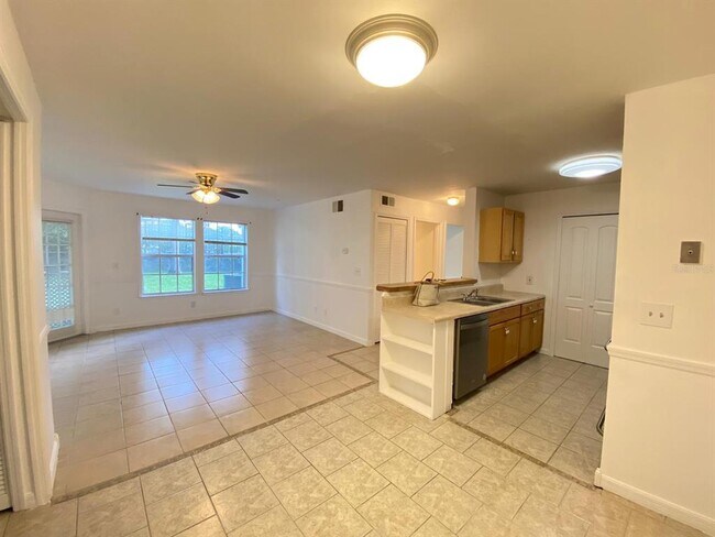 Building Photo - 6166 Westgate Dr