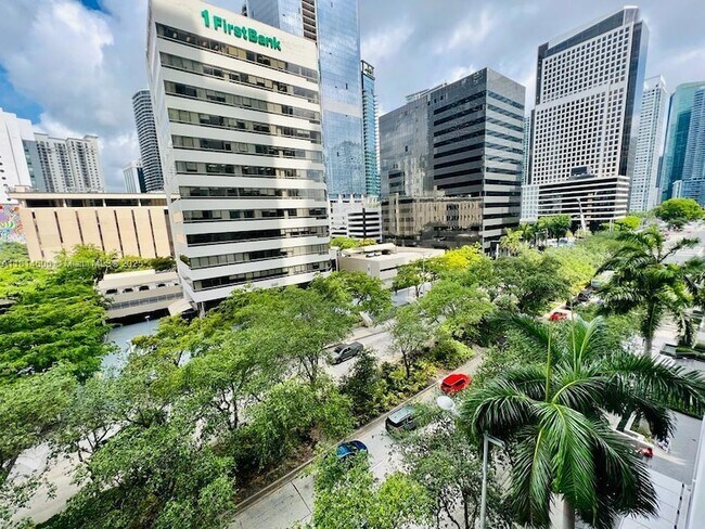Building Photo - 951 Brickell Ave