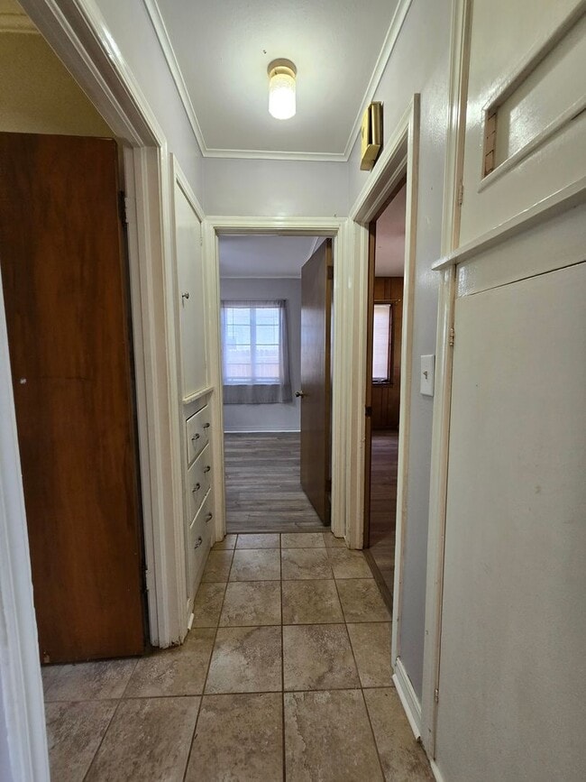 Building Photo - Cute 2 bedroom home near OBU