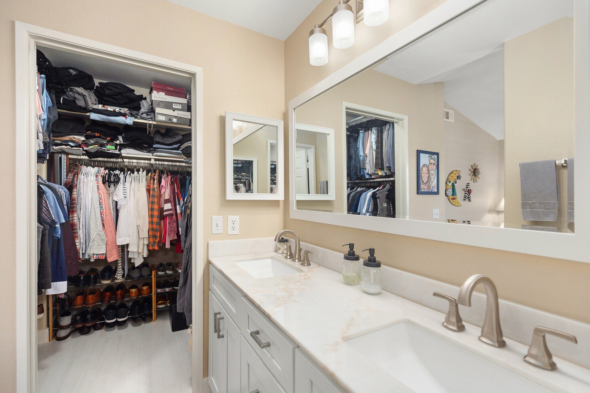 Building Photo - 2 Piccadilly Ct