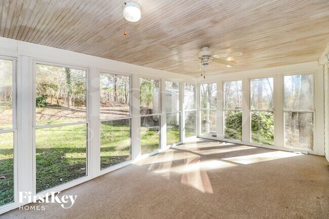 Building Photo - 2333 Donnie Lee Dr