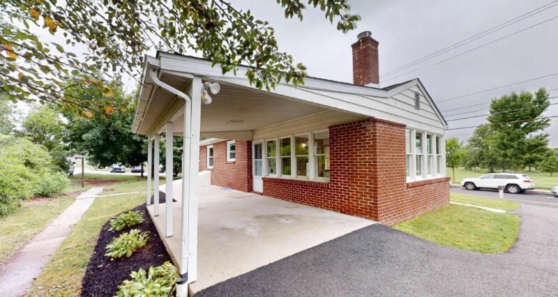 Building Photo - 408 Long Ln