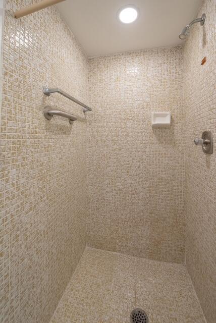 Building Photo - 394 Normandy Ln